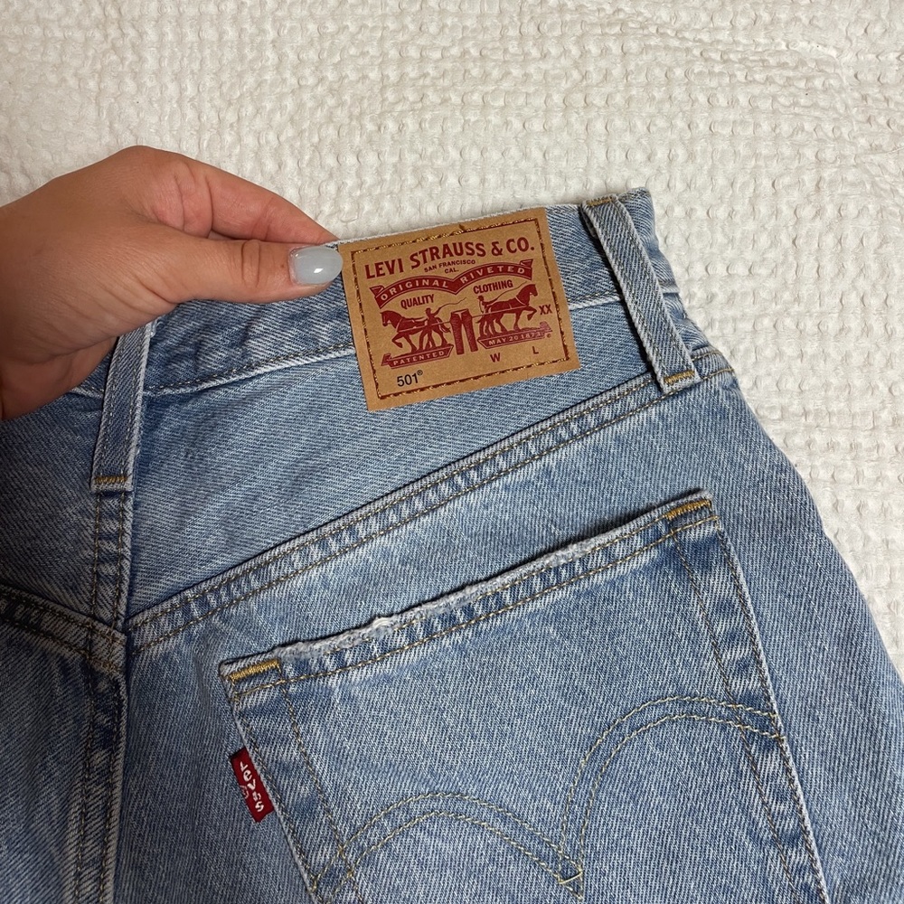 Levi’s shorts!!